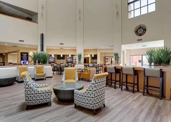 Drury Inn & Suites Phoenix Airport