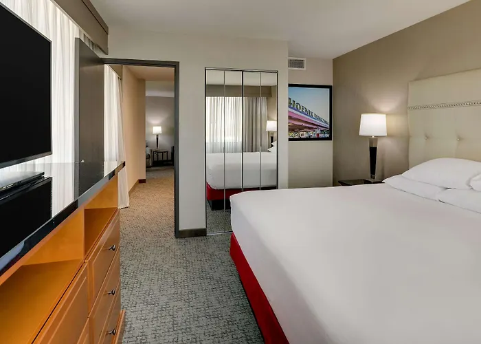 Drury Inn & Suites Phoenix Airport