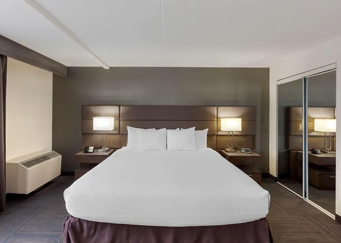 Best Western Plus Toronto Airport Hotel