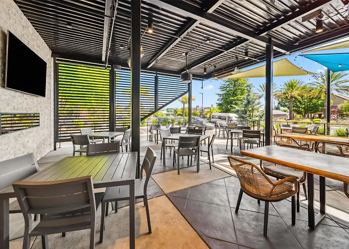 Best Western Plus Hilltop Inn
