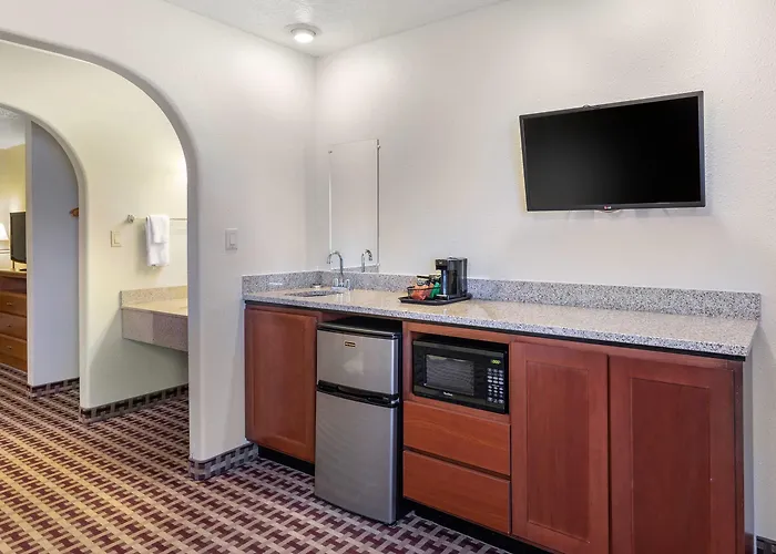 Econo Lodge Inn & Suites Socorro