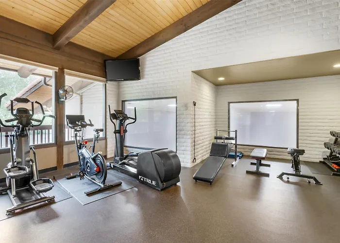 Best Western Plus Arroyo Roble Hotel & Creekside Villas
