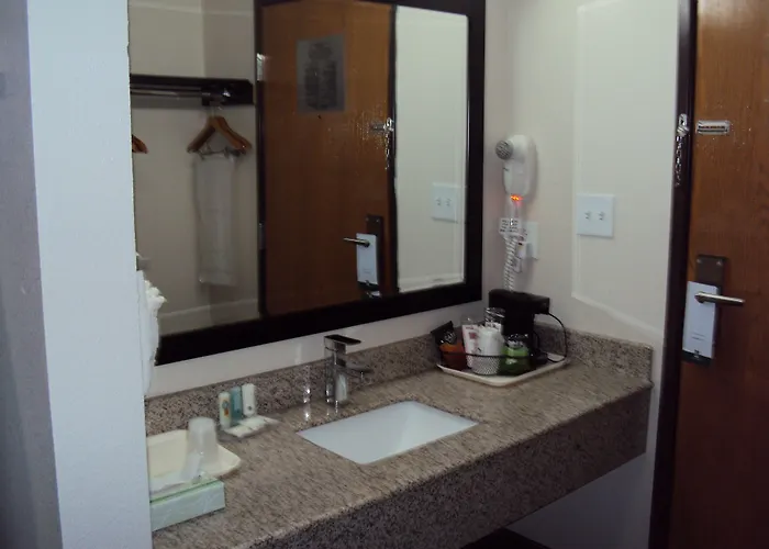 Quality Inn Carbondale University Area