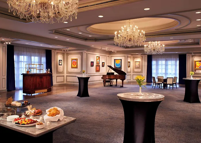 The Henry, Autograph Collection
