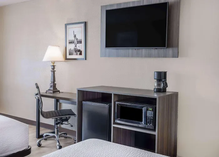 Ramada By Wyndham Rome - Verona