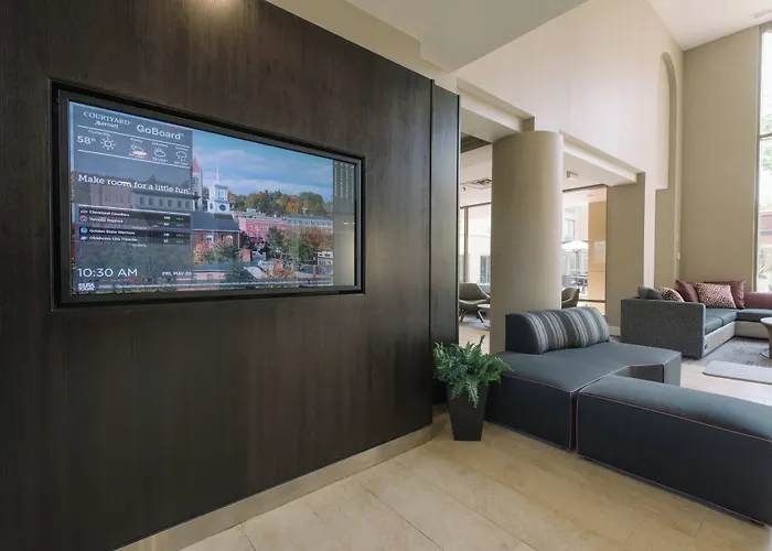 Courtyard By Marriott Nashua