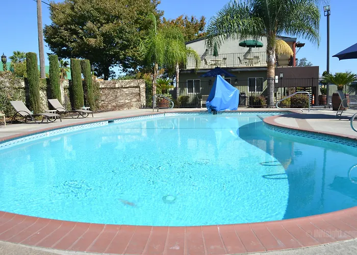 Days Inn & Suites By Wyndham Lodi
