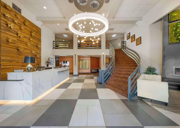 Best Western Plus Mill Creek Inn