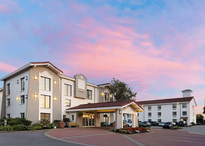 La Quinta Inn By Wyndham Pittsburgh Airport