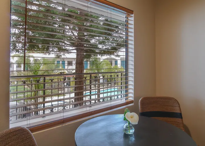 Oxford Suites Pismo Beach