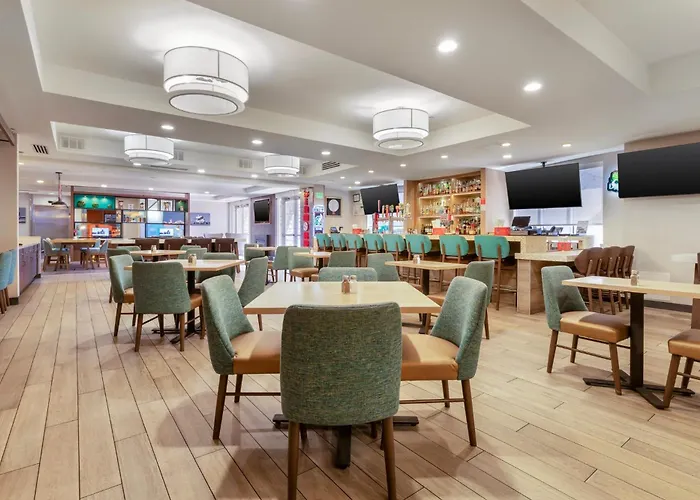 Holiday Inn & Suites Oakland - Airport By Ihg