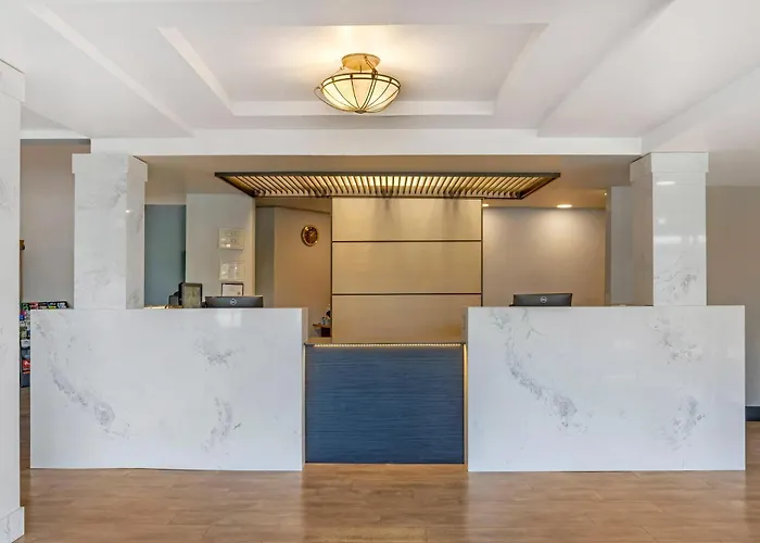 Edgewater Inn And Suites, An Ascend Collection Hotel