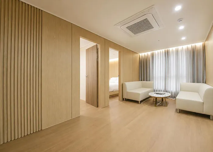 Zenith Hotel