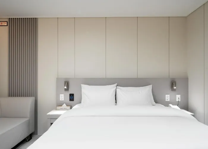 Zenith Hotel