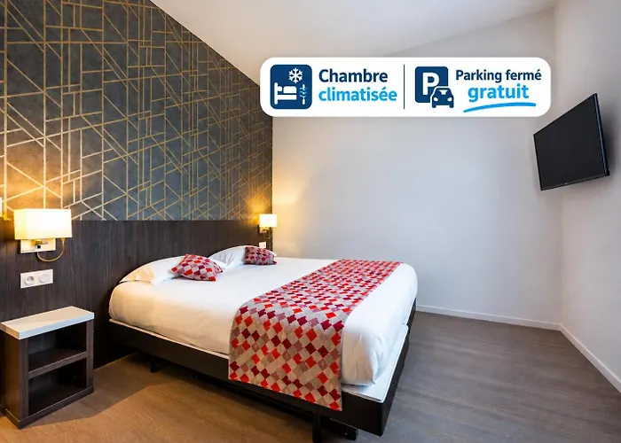 Brit Hotel Ploermel - Hotel de l'Hippodrome