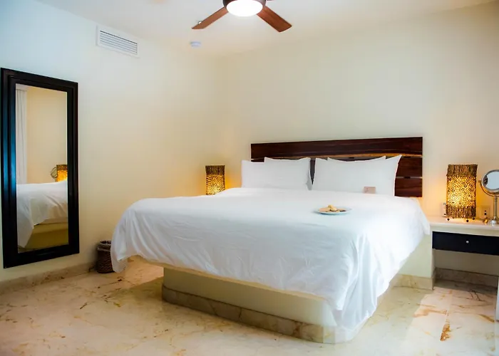 El Taj Oceanfront&Beachside Condo Hotel