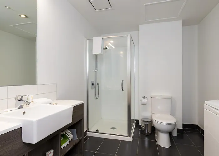 Oaks Auckland Hotel