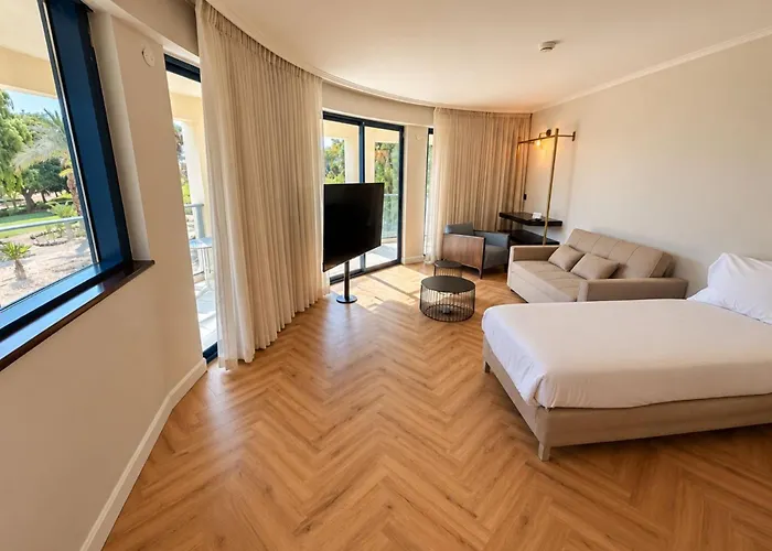 The Herbert Eilat