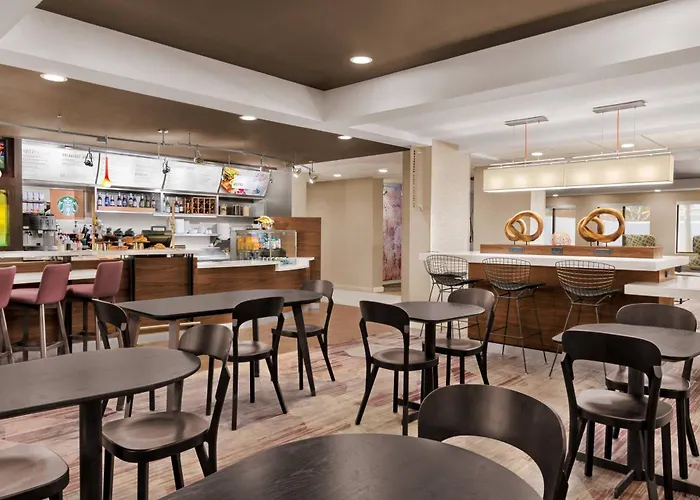 Courtyard By Marriott Palmdale Hotel