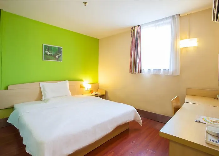 7Days Inn Dezhou Railway Station Square