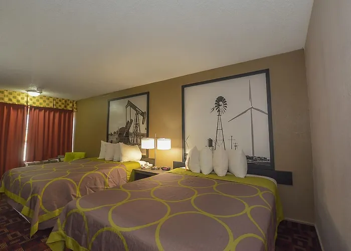 Super 8 By Wyndham Norman