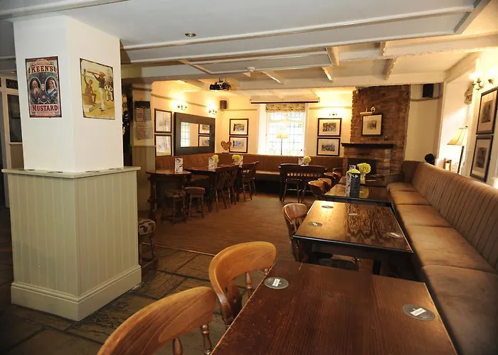 Queens Arms Country Inn