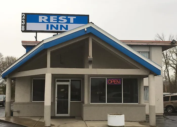 Utica Rest Inn