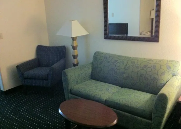Studios And Suites 4 Less - Gum Road