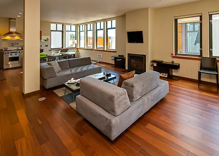 Island Inn At 123 West