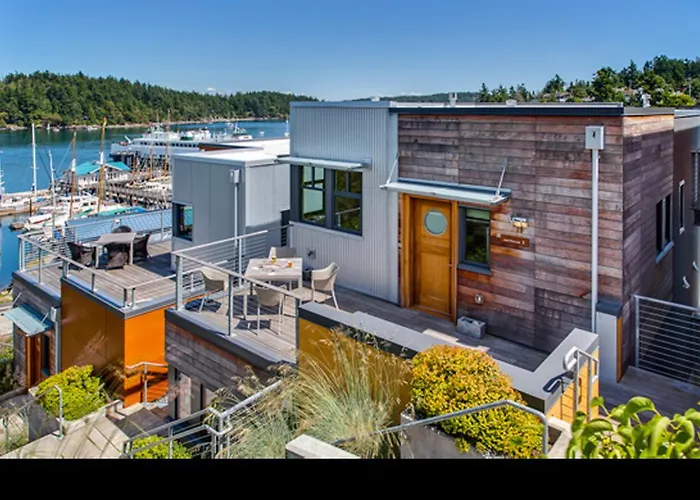 Island Inn At 123 West