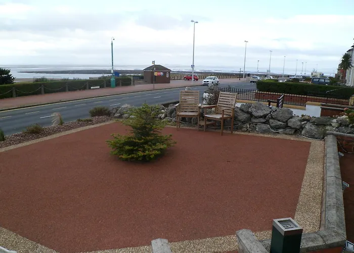Wavecrest Lodge