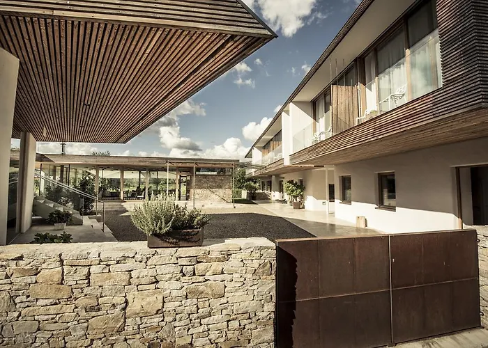 MALAT Weingut und Hotel