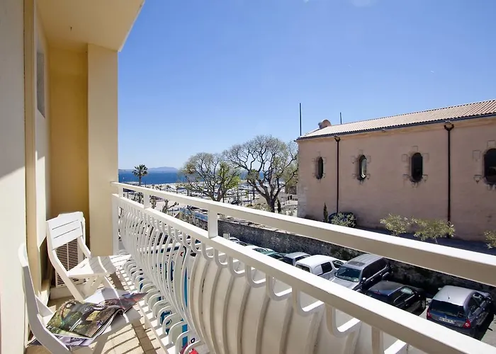 Hôtel La Croix de Malte