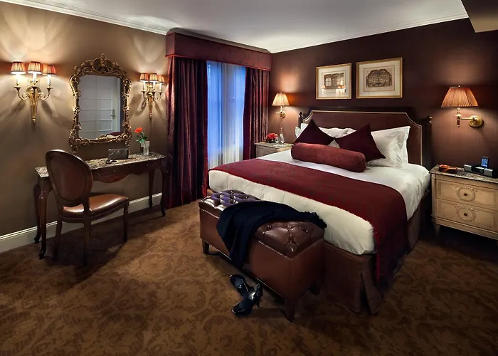 Hotel Plaza Athenee