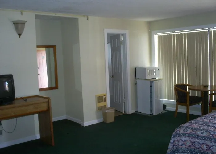 Crestview Inn
