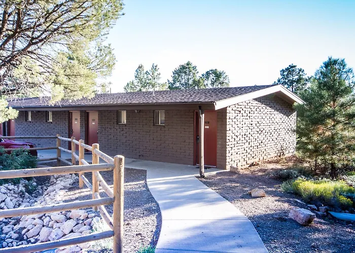 Yavapai Lodge