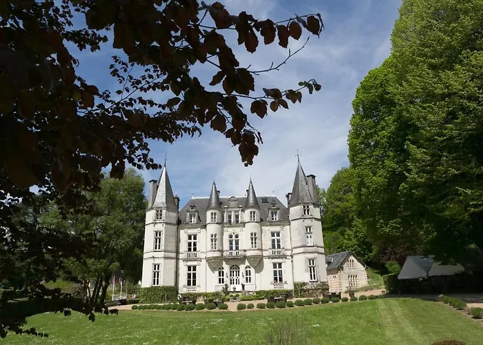 Chateau De Vallagon Bourré