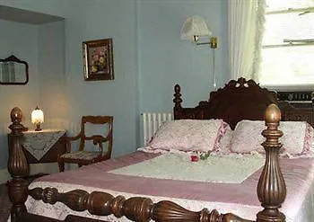 River Rose Inn Bed And Breakfa