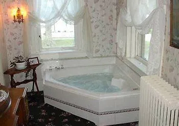 River Rose Inn Bed And Breakfa