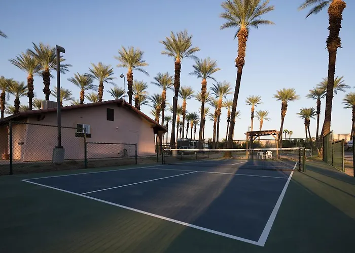 Palm Springs Camping Resort Cabin 3