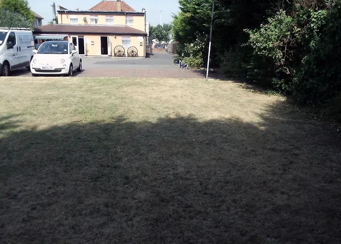 Heathrow Lodge Ltd