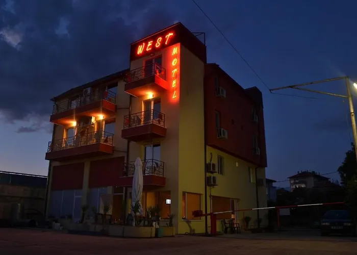 Hotel West
