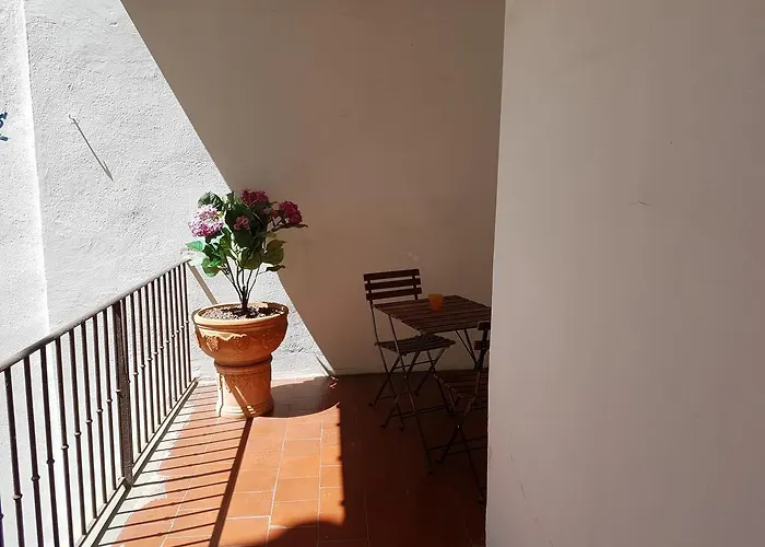 Hôtel Des Poètes avec parking sur réservation