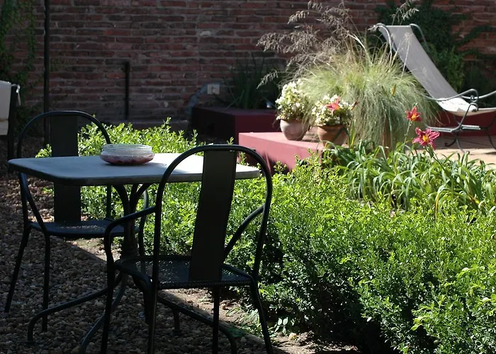 Patio De Moreno