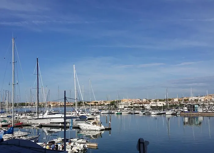 La Voile D' Or seul hôtel sur le port