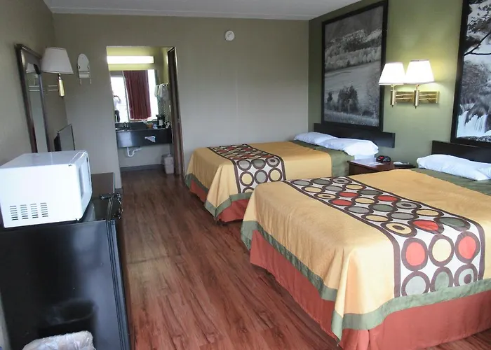 Super 8 By Wyndham Kingsport /I-81