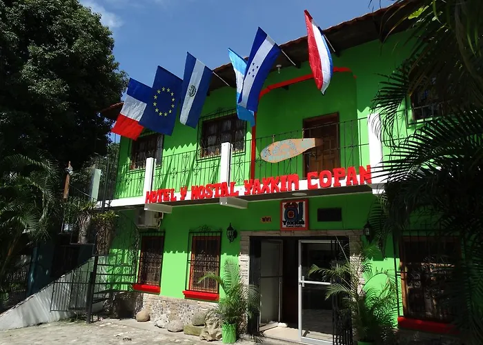 Hotel & Hostal Yaxkin Copan