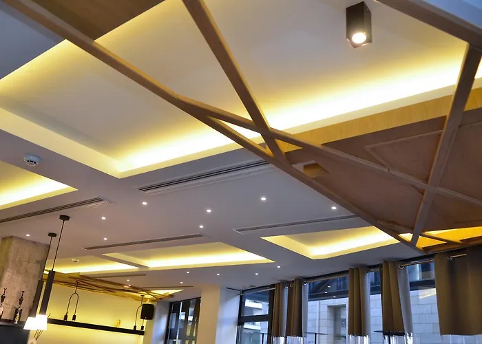 Adonis City Hotel