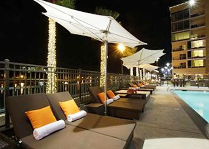 University Plaza Waterfront Hotel