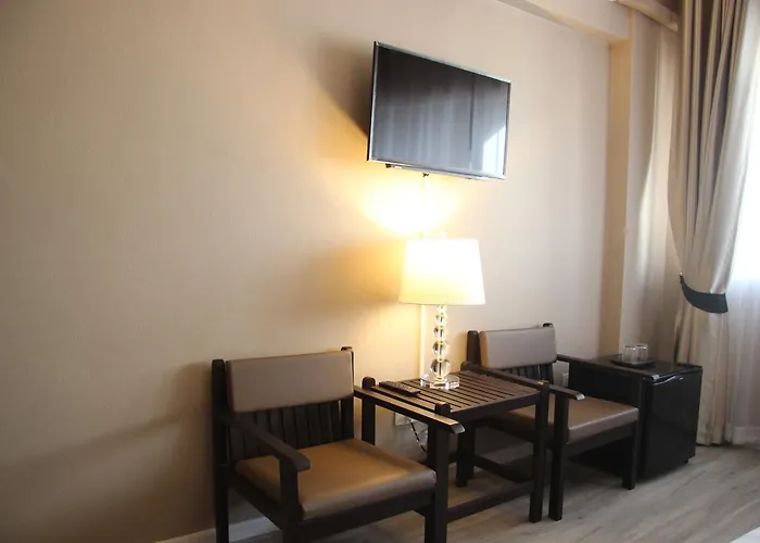 Taris Art Hotel Phrae